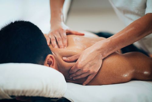 Un massage pour améliorer ses performances ou pour récupérer